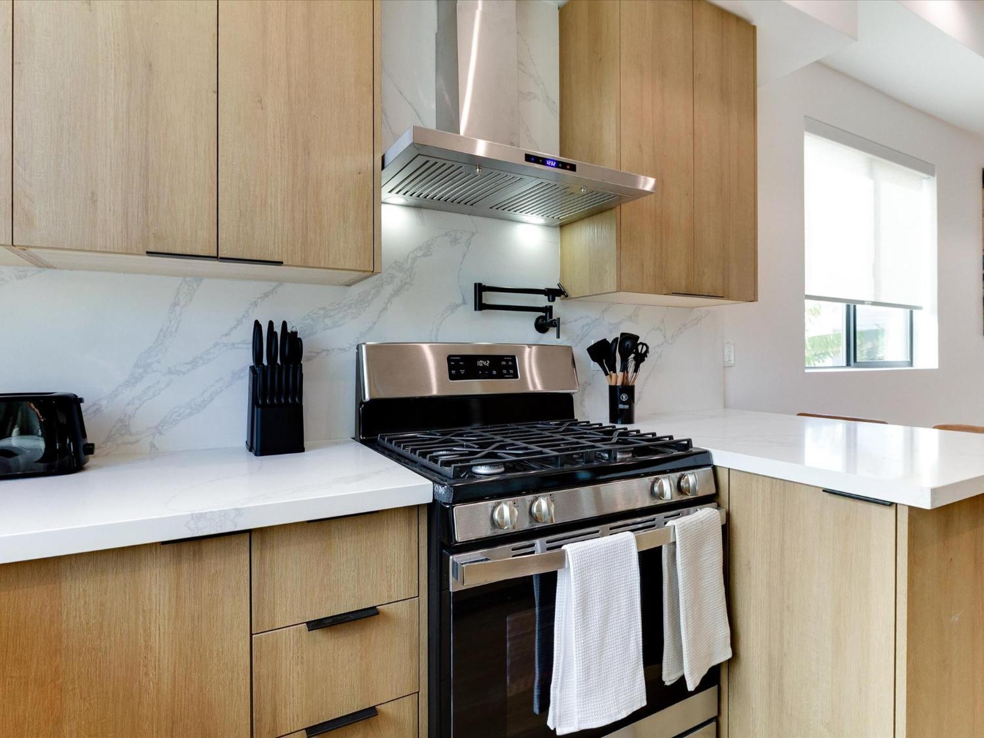 Modern Luxe Retreat Four-bedroom * Los Angeles